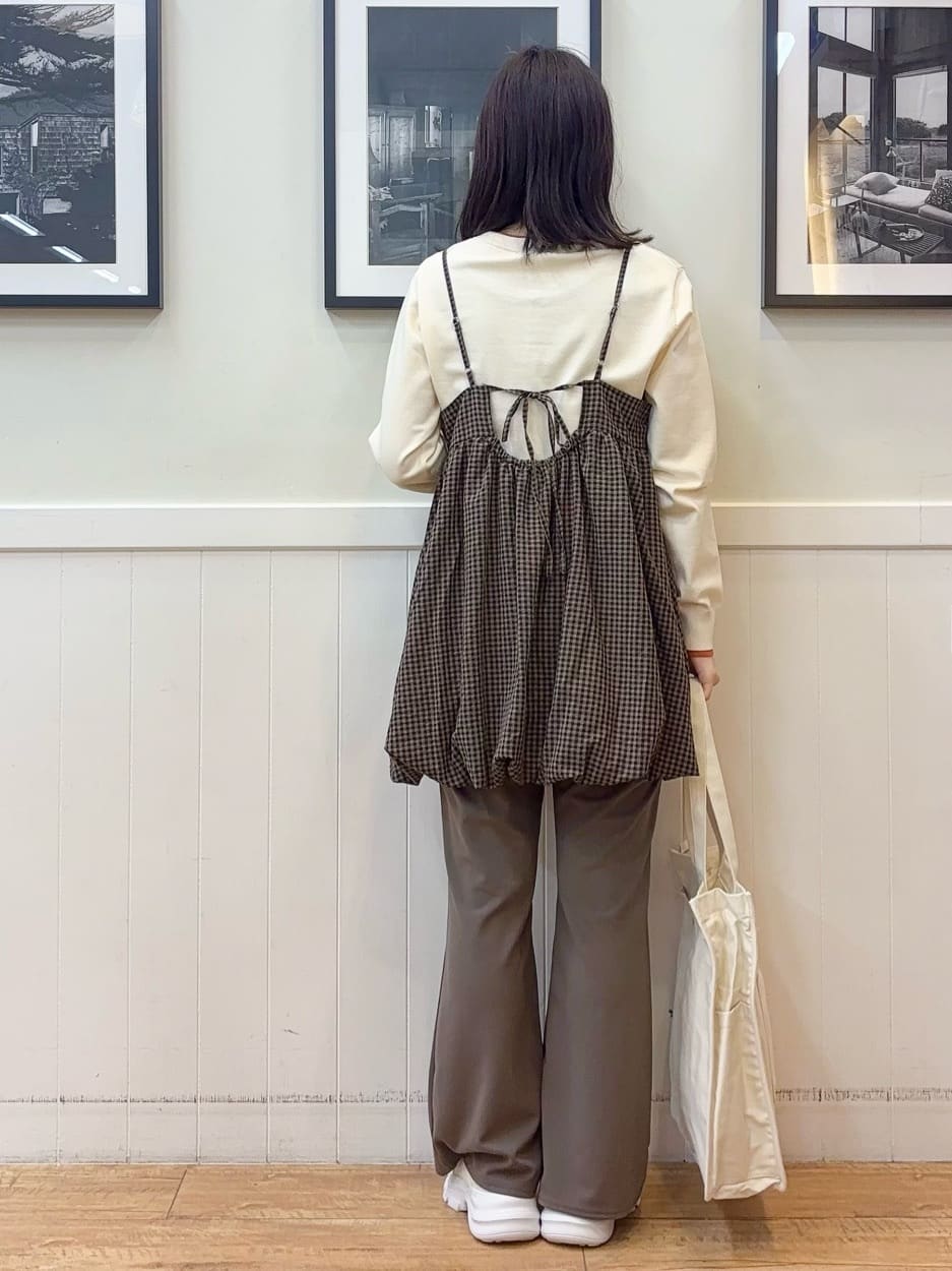 えぬさんの「SHOO･LA･RUE｜【洗濯機可/S-LL】配色がコーデのアクセントに レイヤード風クルーカーディガン」を使ったコーディネート