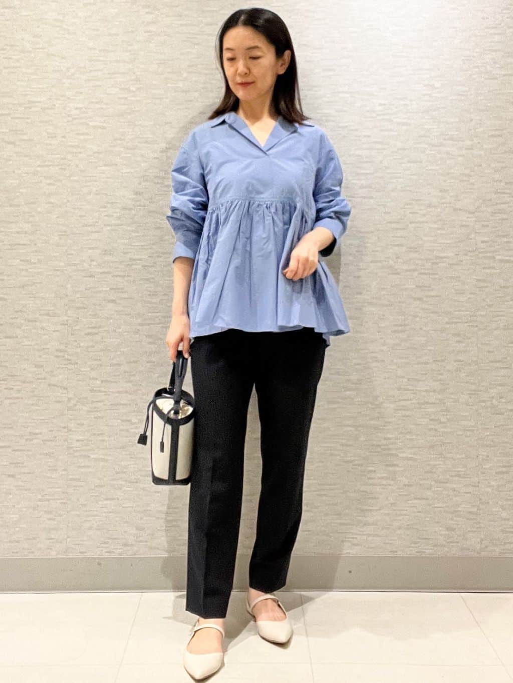 marikoさんの「Reflect｜【レイヤードにおすすめ◎】ペプラムデザインシャツ」を使ったコーディネート