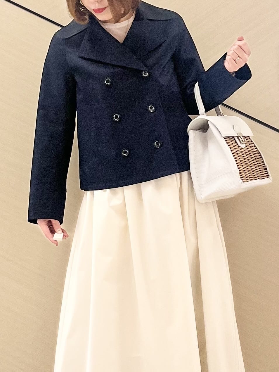 yahataさんの「DRESSTERIOR｜【ウォッシャブル/撥水素材】Aラインショートトレンチジャケット」を使ったコーディネート