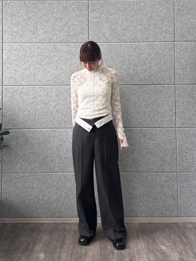 designer yukaさんの「CODE A｜floral lace highneck tops」を使ったコーディネート