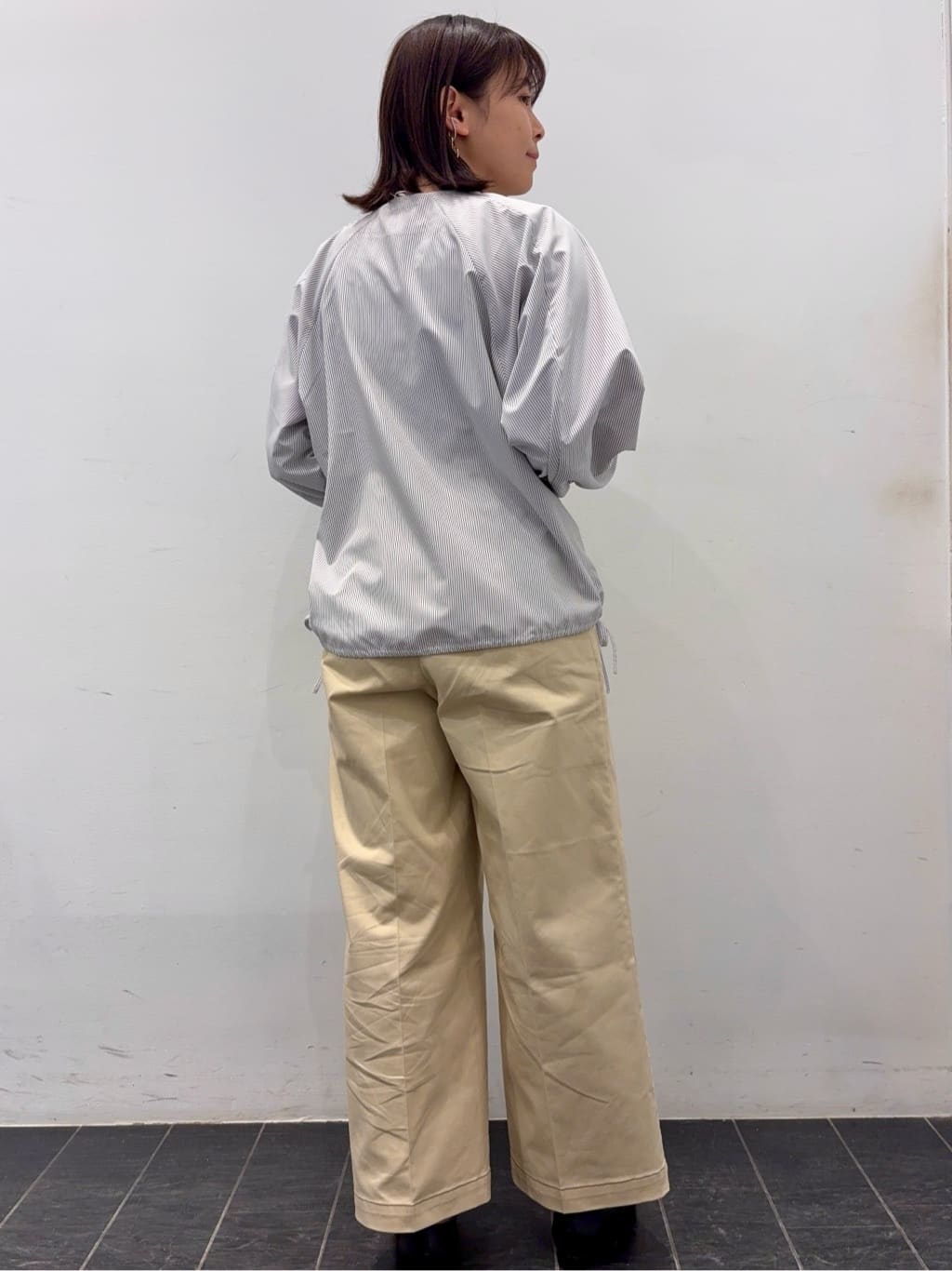おしずさんの「THE SHOP TK｜大人かっこいい 軽やかデニム＆チノブルゾン」を使ったコーディネート