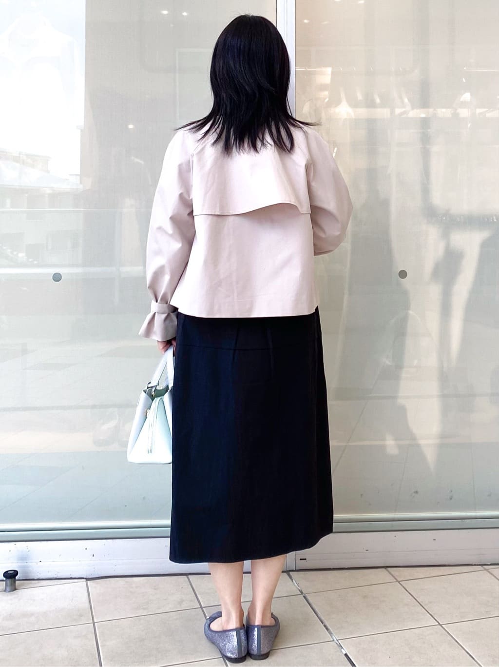 Jeanさんの「OPAQUE.CLIP｜キャンディスリーブショートトレンチコート【洗濯機OK／撥水／防花粉】《5col》」を使ったコーディネート