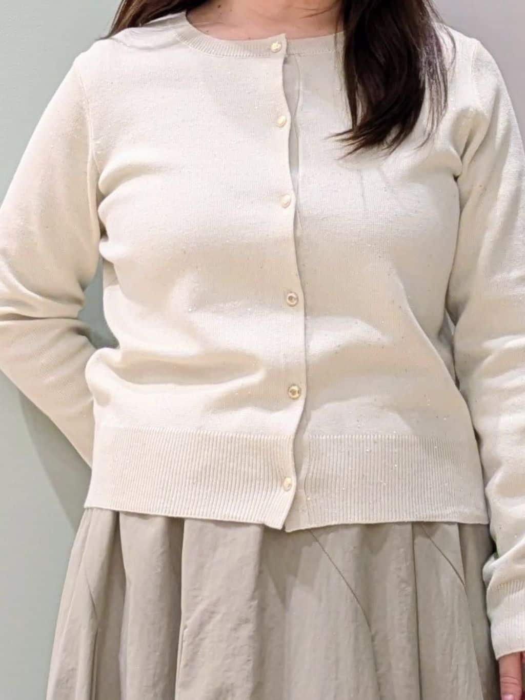 チグ♪さんの「grove｜大人のための華やぎニットカーディガン」を使ったコーディネート