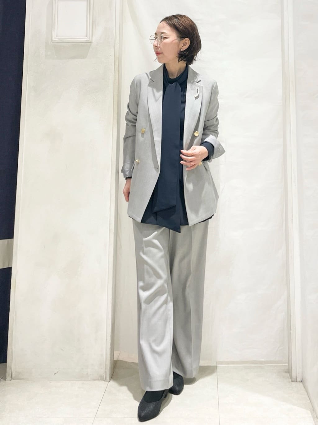 hiroさんの「grove｜【マシンウォッシュ/防シワ】ダブルテーラードジャケット【着回しカセット】」を使ったコーディネート