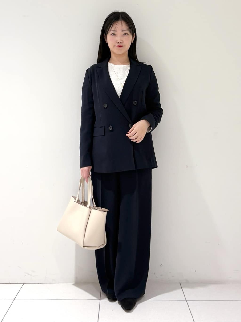 momokoさんの「INDIVI｜【洗える／多機能／SETUP可】着る日傘ダブルジャケット」を使ったコーディネート