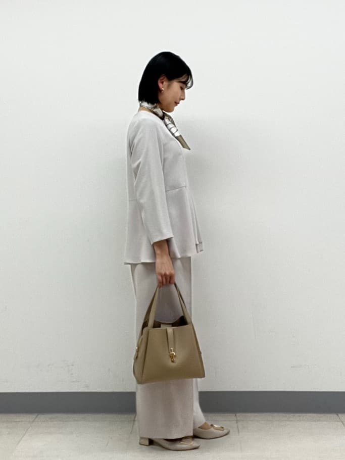hinanoさんの「INDIVI｜【洗える／UVケア／SETUP可】着る日傘ワイドパンツ」を使ったコーディネート