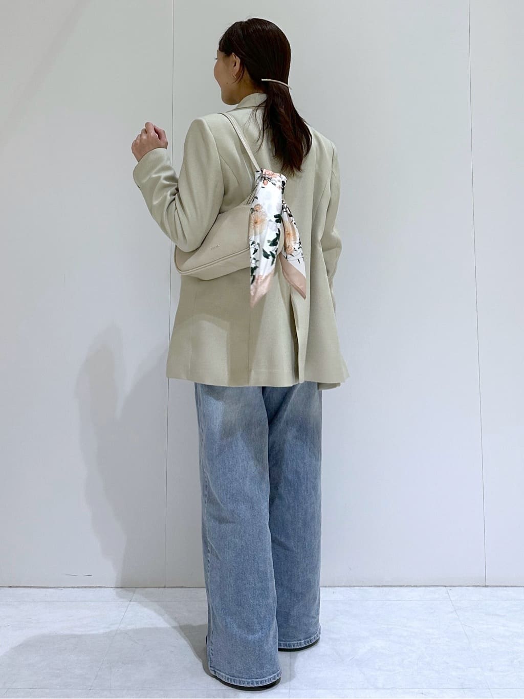 makiさんの「OPAQUE.CLIP｜金ボタンダブルブレストテーラードジャケット／セットアップ対応【洗える】」を使ったコーディネート