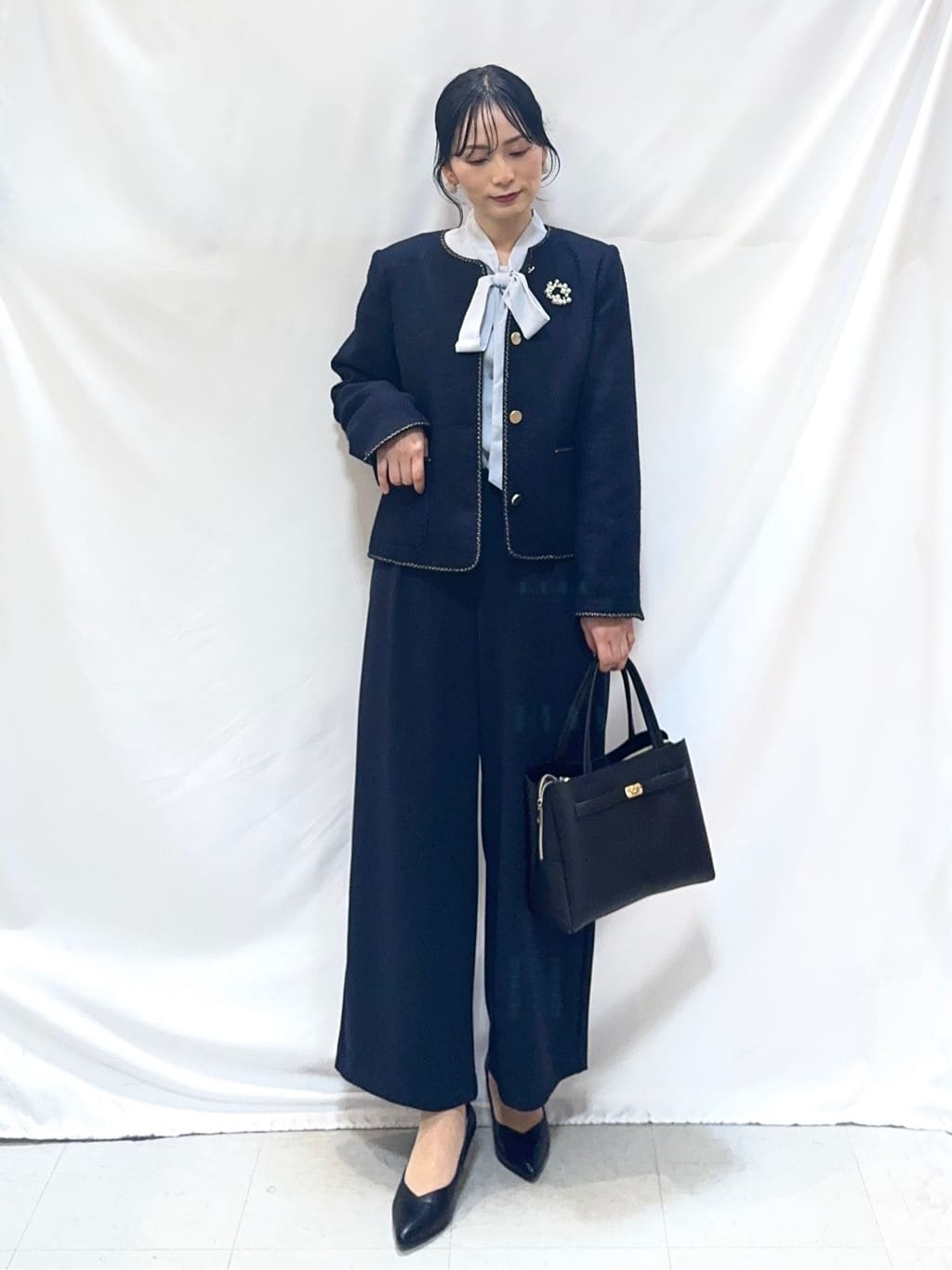 𝐇𝐢𝐫𝐨𝐦𝐢さんの「SHOO･LA･RUE｜【S-3L】オンとオフで印象が変わる ライトツイードジャケット」を使ったコーディネート