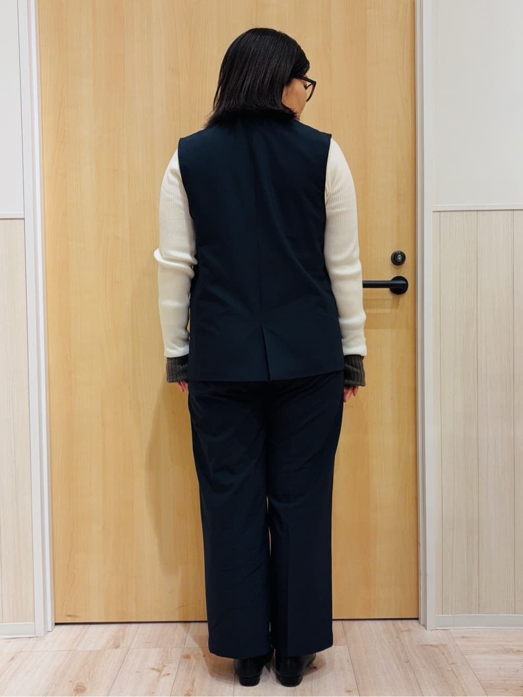 すーさんの「SHOO･LA･RUE｜【セットアップ可/S-LL/洗濯機可】サッと羽織ってこなれ見え ダブルブレストジレ」を使ったコーディネート