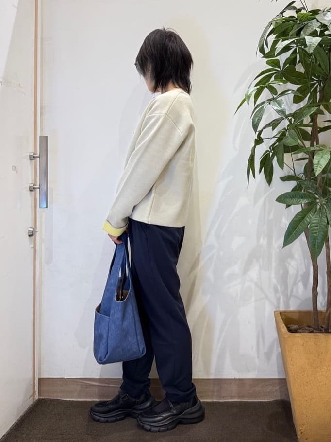 misakiさんの「SHOO･LA･RUE｜【洗濯機可/S-LL】品良くきまる 配色カーディガン」を使ったコーディネート