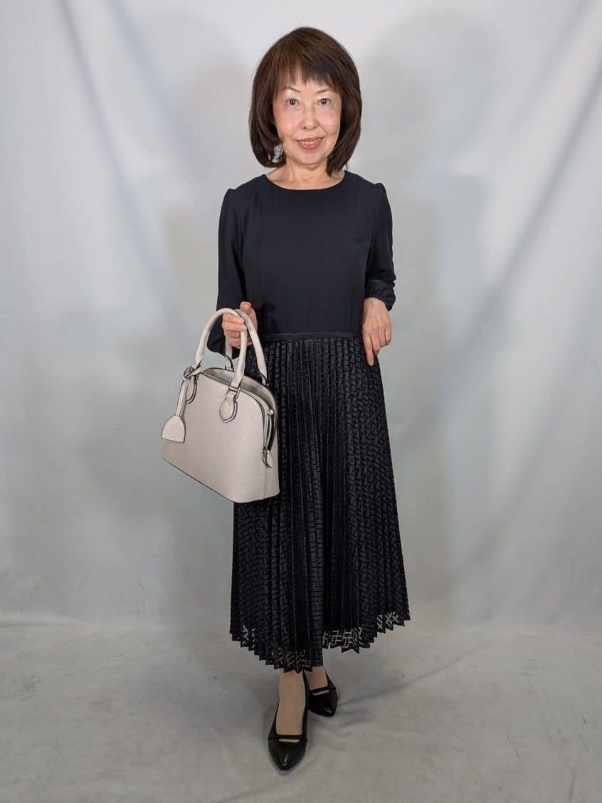 k.kazunoさんの「Reflect｜【SS-4Lサイズ】シフォン&times;幾何柄レースプリーツワンピース」を使ったコーディネート