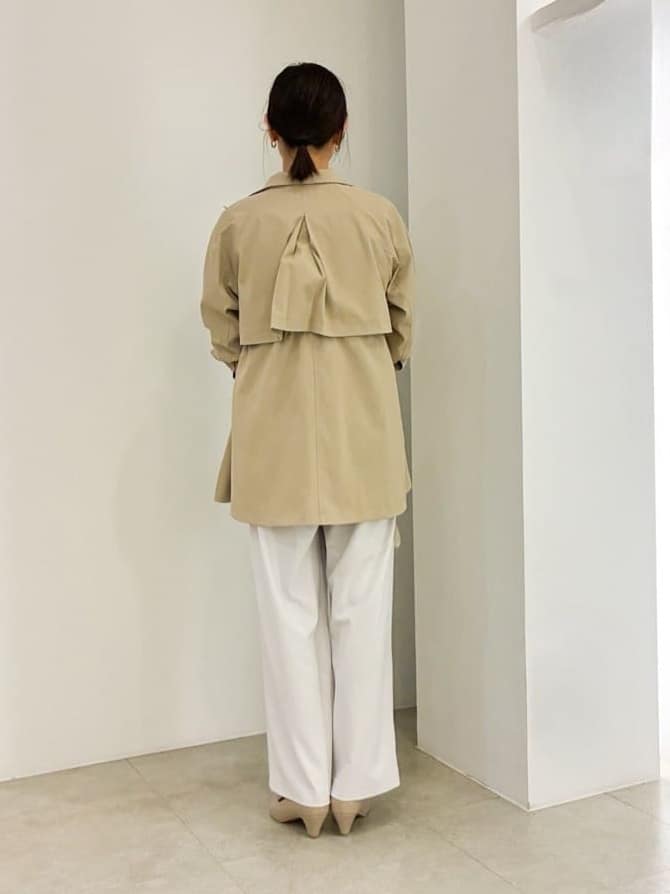 kanakoさんの「grove｜【撥水／シルエット2WAY】羽織るだけでサマになる、スタンドネックテントラインコート」を使ったコーディネート