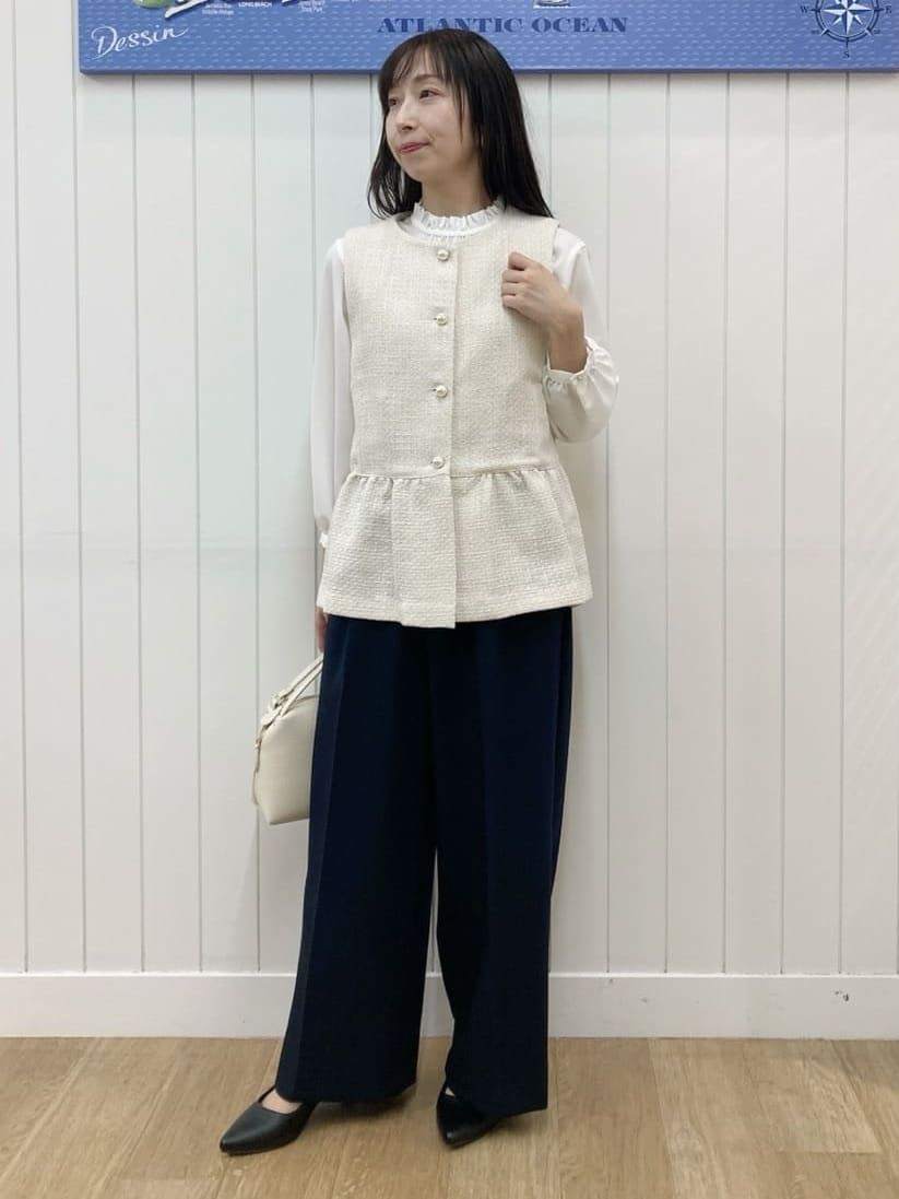 yoshiさんの「Dessin｜【入卒/セレモニー】パール調ボタンベスト」を使ったコーディネート