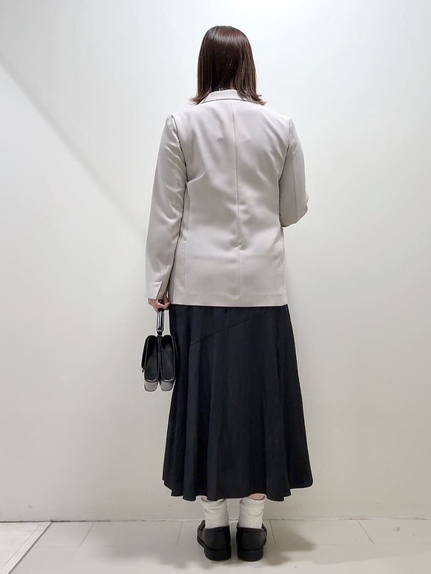 YUIさんの「UNTITLED｜【新色追加/セットアップ可】エアリー ダブルブレストジャケット」を使ったコーディネート