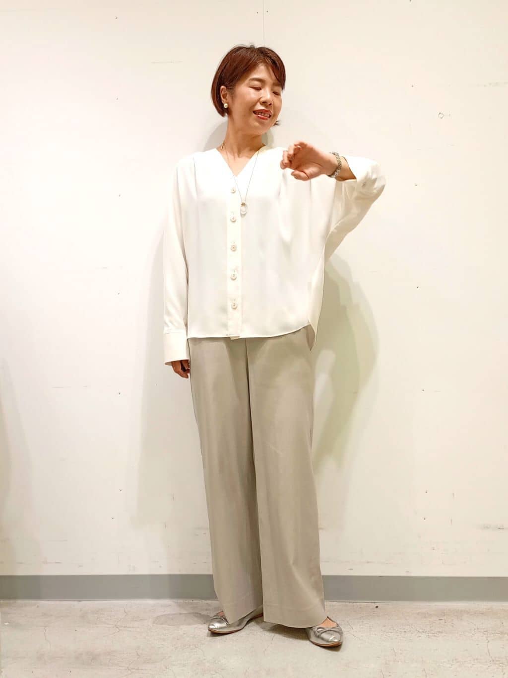 Kさんの「INDIVI｜【褒められパンツ／洗える／ウエストゴム】ワイドタックパンツ」を使ったコーディネート