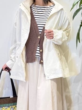 misakiさんの「SHOO･LA･RUE｜【防花粉/S-LL】ウエストマークですっきり見え　軽やかスタンドブルゾン」を使ったコーディネート