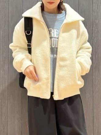 meiさんの「SHOO･LA･RUE｜デニム袖切替ロゴニット」を使ったコーディネート