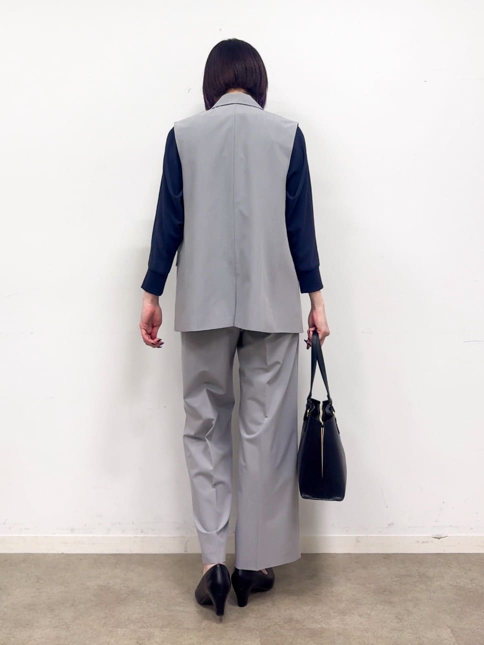𝐜𝐡𝐢𝐤𝐚さんの「SHOO･LA･RUE｜【セットアップ可/S-LL/洗濯機可】サッと羽織ってこなれ見え ダブルブレストジレ」を使ったコーディネート