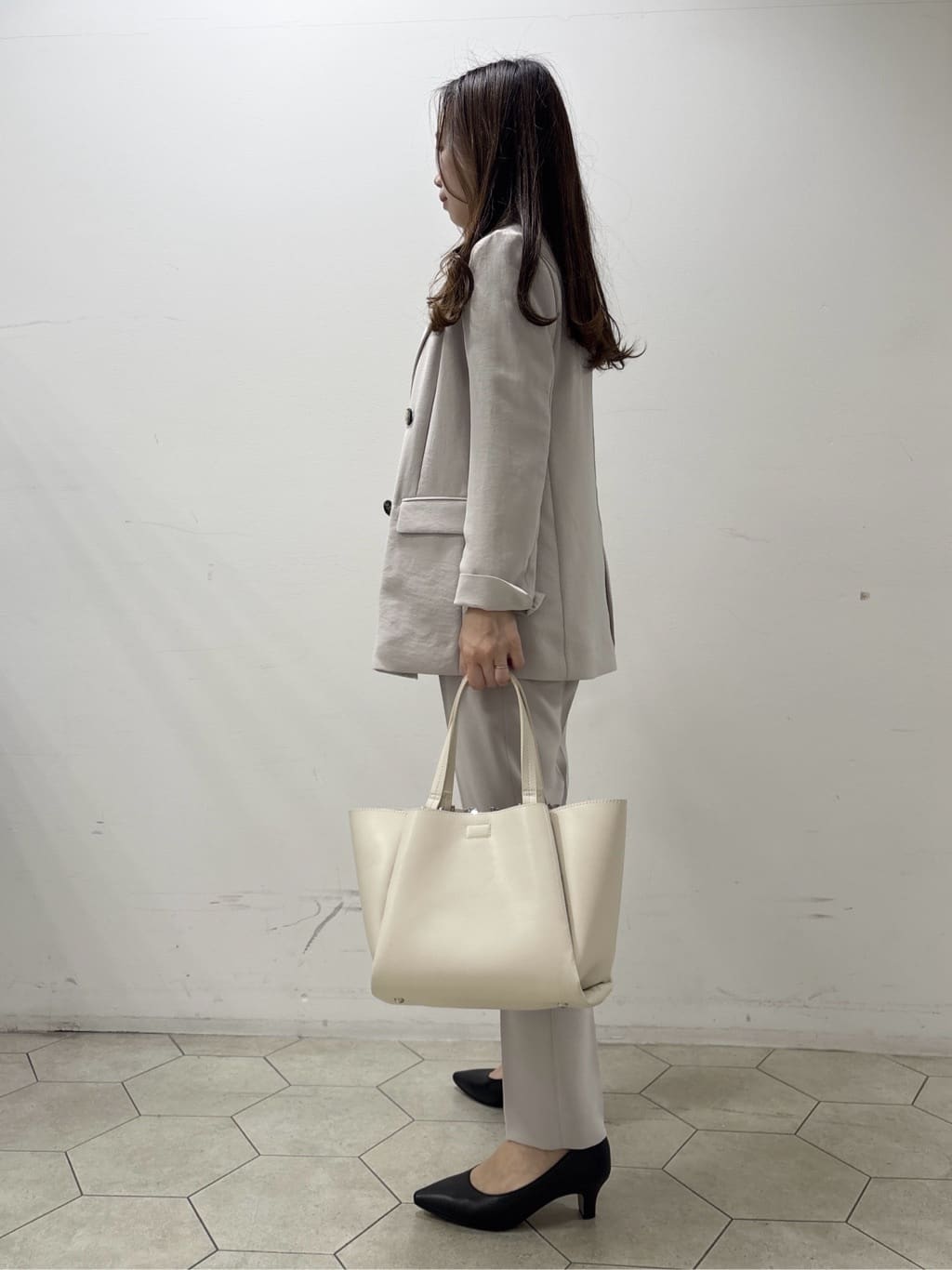 kahoさんの「INDIVI｜【洗える／多機能／SETUP可】着る日傘ダブルジャケット」を使ったコーディネート