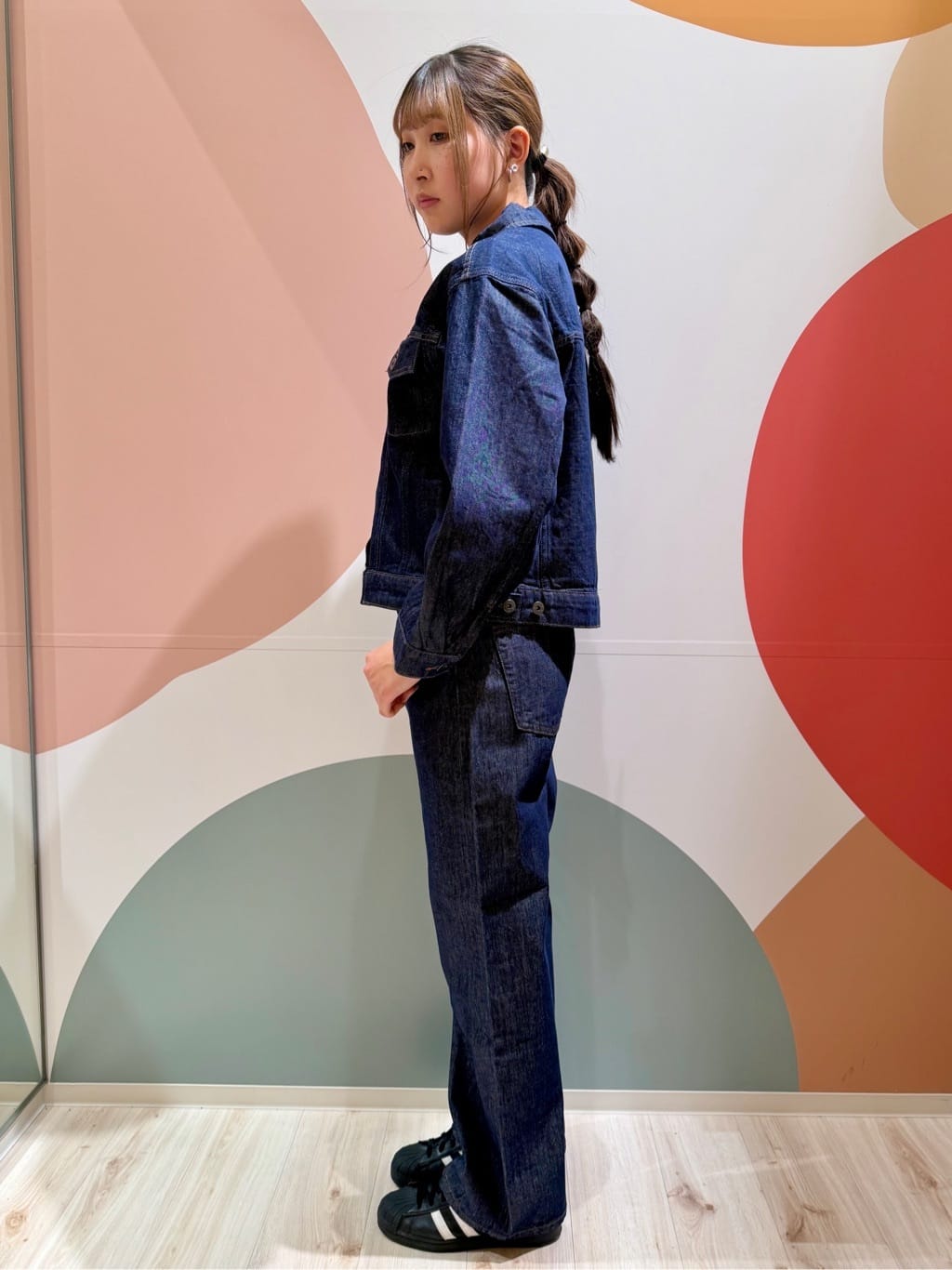 末っ子さんの「SHOO･LA･RUE｜【SHOO・LA・RUE DENIM】羽織るだけでこなれる　オーバーサイズデニムジャケット」を使ったコーディネート