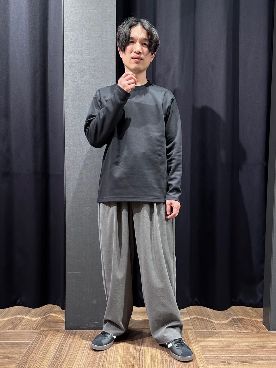 tomoyaさんの「THE SHOP TK｜【首元にさりげないアクセント】ステッチダンボールプルオーバー」を使ったコーディネート