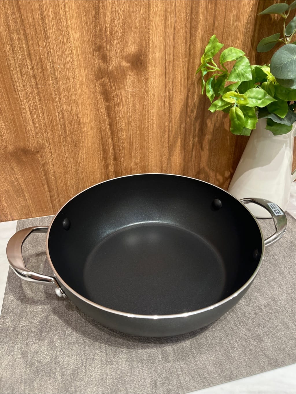 アリオ川口さんの「212 KITCHEN STORE｜ライトポット　BLACK ＜MEYER  マイヤー＞」を使ったコーディネート