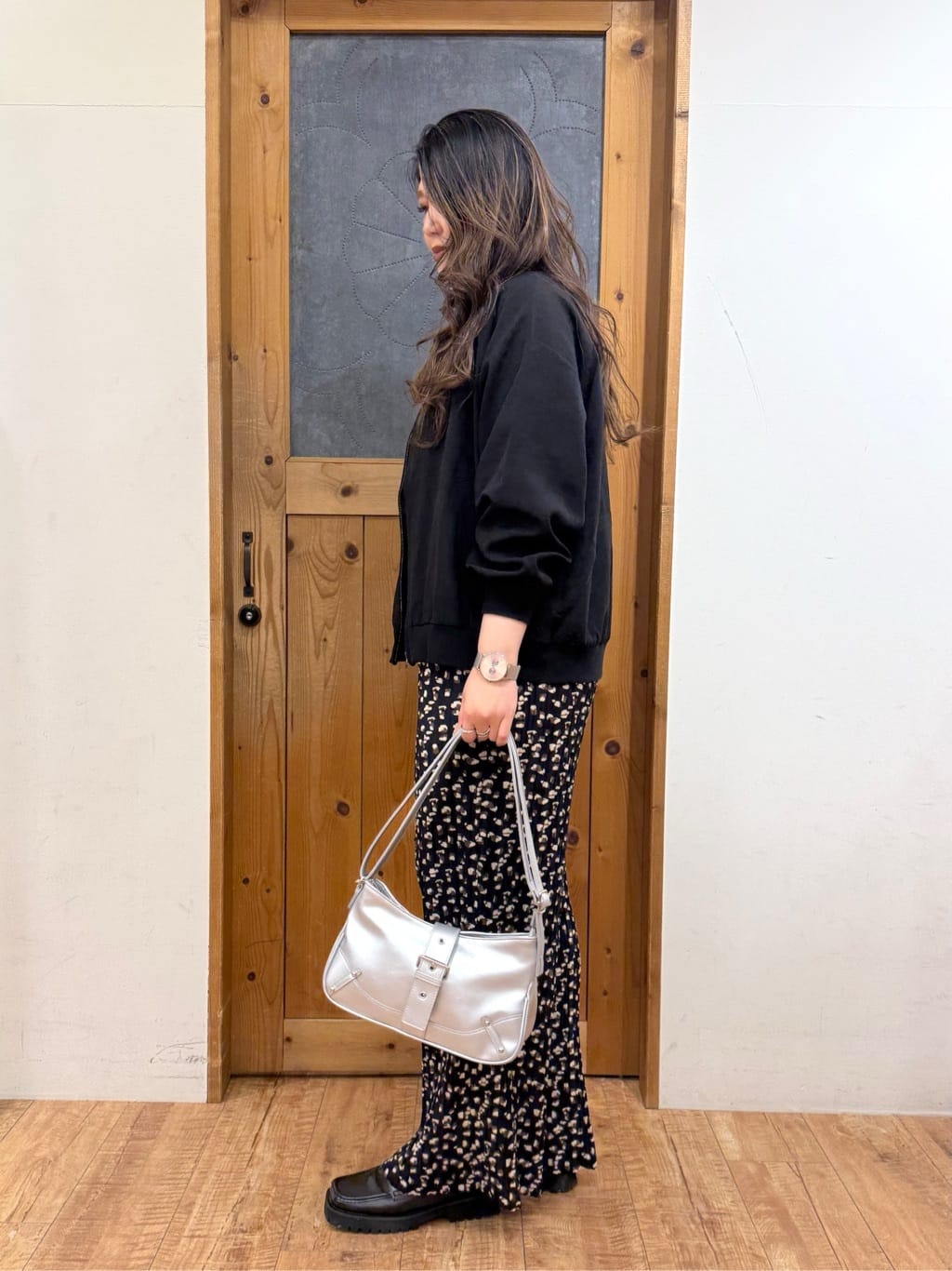Ayana.さんの「SHOO･LA･RUE｜【洗濯機可/S-LL】さらりと軽やか インせず着られる すっきり見えドルマンニット」を使ったコーディネート