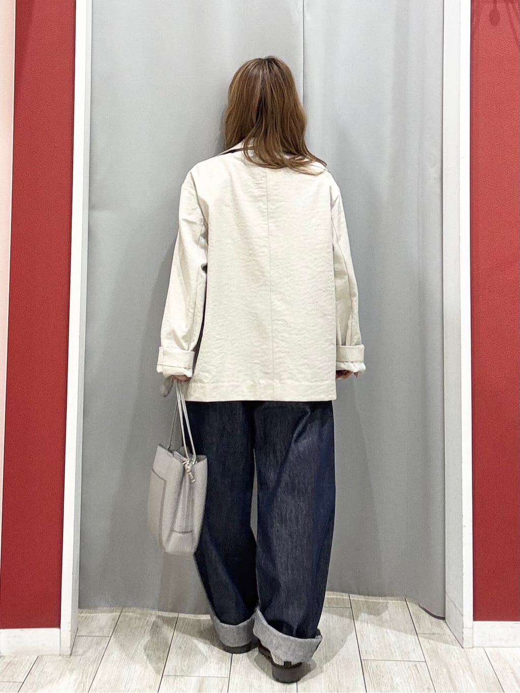 shioさんの「SHOO･LA･RUE｜【S-LL/セットアップ可/イージーケア/UV】オンにもオフにも 軽やかシングルジャケット」を使ったコーディネート