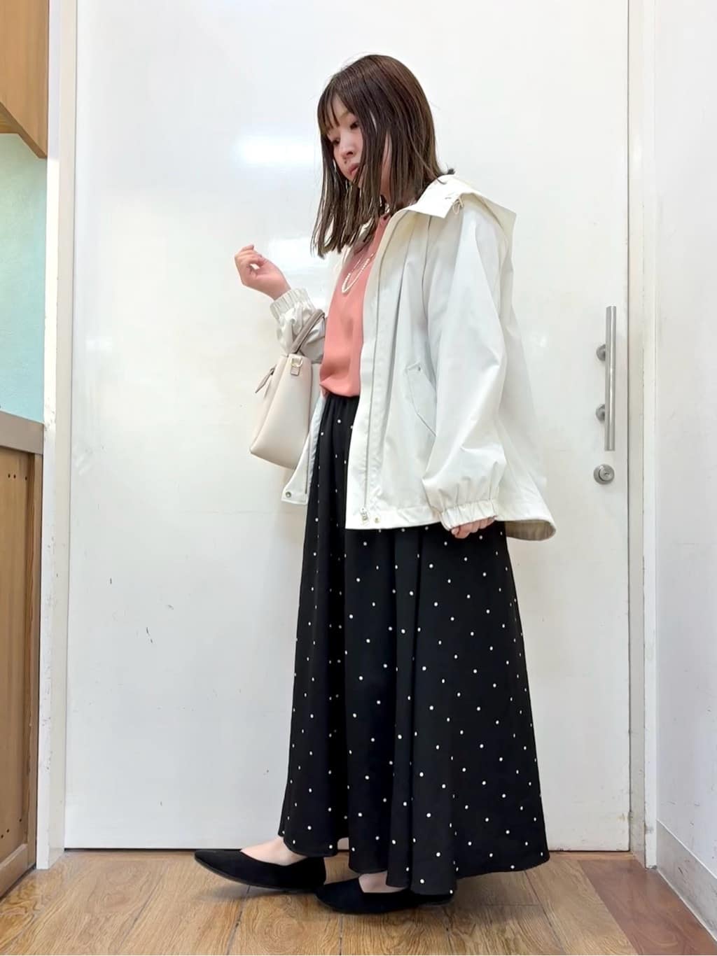 だいわさんの「SHOO･LA･RUE｜【着丈選べる/体型カバー/洗濯機可】さらさらとろん ドルマンブラウス」を使ったコーディネート
