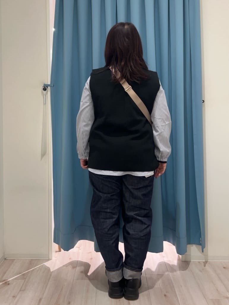 くーさんの「SHOO･LA･RUE｜【SHOO・LA・RUE DENIM】大人のきれいめカジュアルに デニムテーパードパンツ」を使ったコーディネート