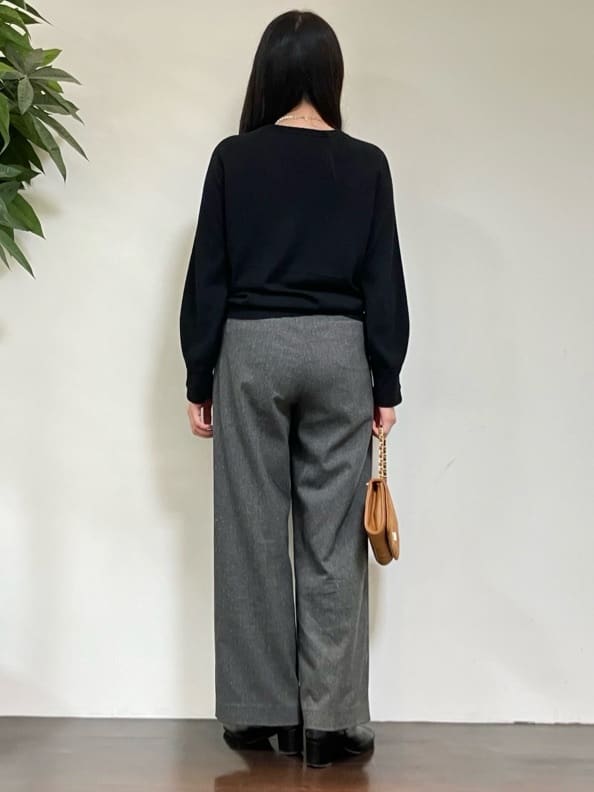 カレンさんの「UNTITLED｜【8色展開／コンパクト丈】レーヨン混 コクーンニット」を使ったコーディネート