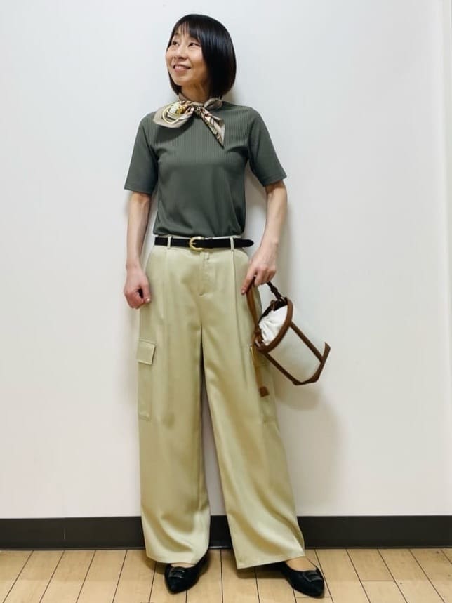 Riiさんの「Reflect｜【インナーにおすすめ◎】クルーネックストレッチリブトップス」を使ったコーディネート