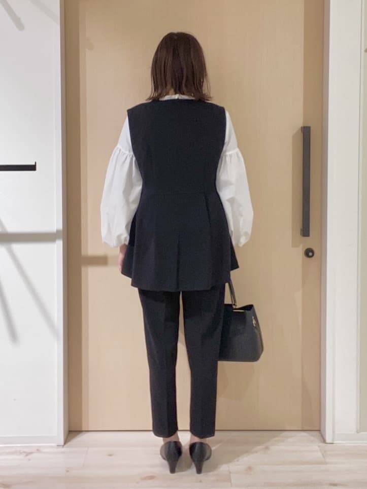 funafunaさんの「SHOO･LA･RUE｜【洗濯機可/S-LL】ふんわりとしたお袖が愛らしい ジレスタイルに合うブラウス」を使ったコーディネート