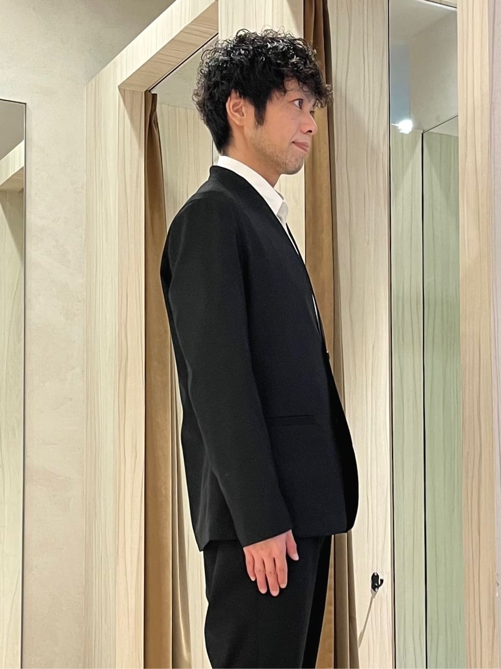 URAさんの「TAKEO KIKUCHI｜【ON／OFF兼用】CARREMANファブリック ノーカラージャケット」を使ったコーディネート