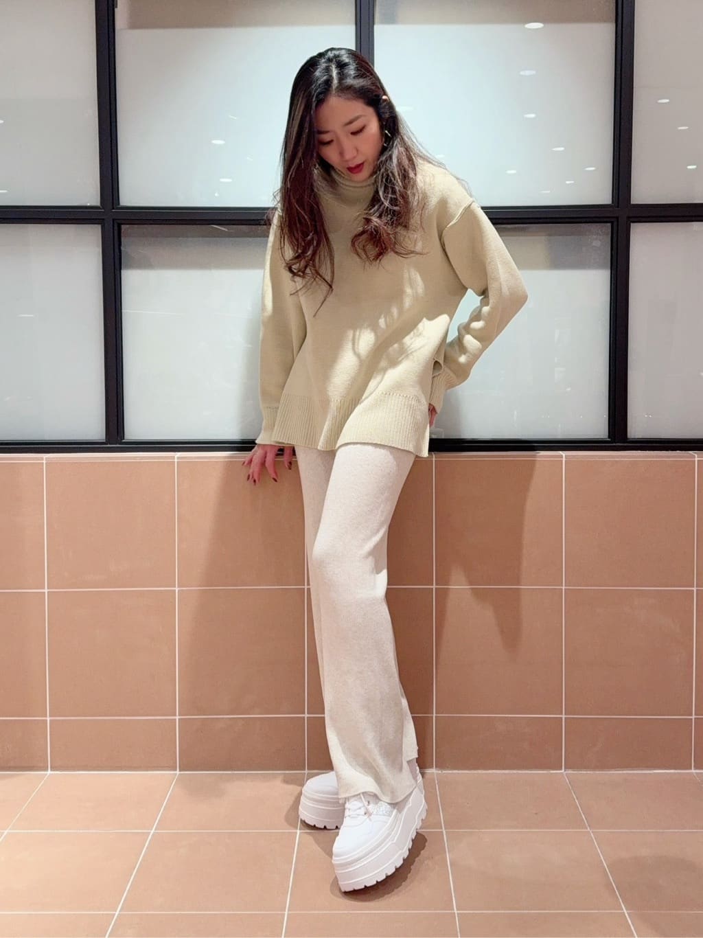 kaoriさんの「ESPERANZA｜ラメライン厚底スニーカー」を使ったコーディネート