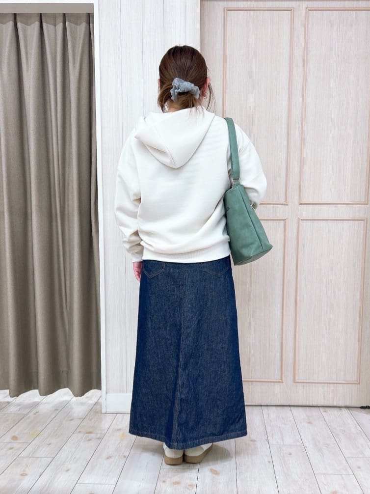 akiさんの「SHOO･LA･RUE｜【S-LL/洗濯機可】着こなしいろいろ 首元すっきりボートネック ボーダーロンT」を使ったコーディネート