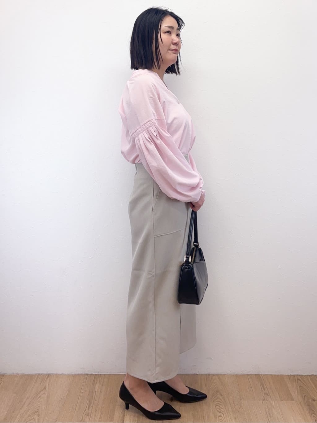 Takeさんの「OPAQUE.CLIP｜スキッパーボリュームスリーブブラウス【洗濯機OK】」を使ったコーディネート