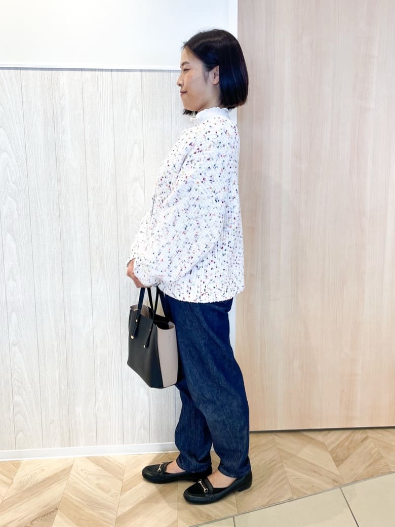 tomoさんの「SHOO･LA･RUE｜【洗濯機可/前後2WAY】ぽこぽこニットカーディガン」を使ったコーディネート