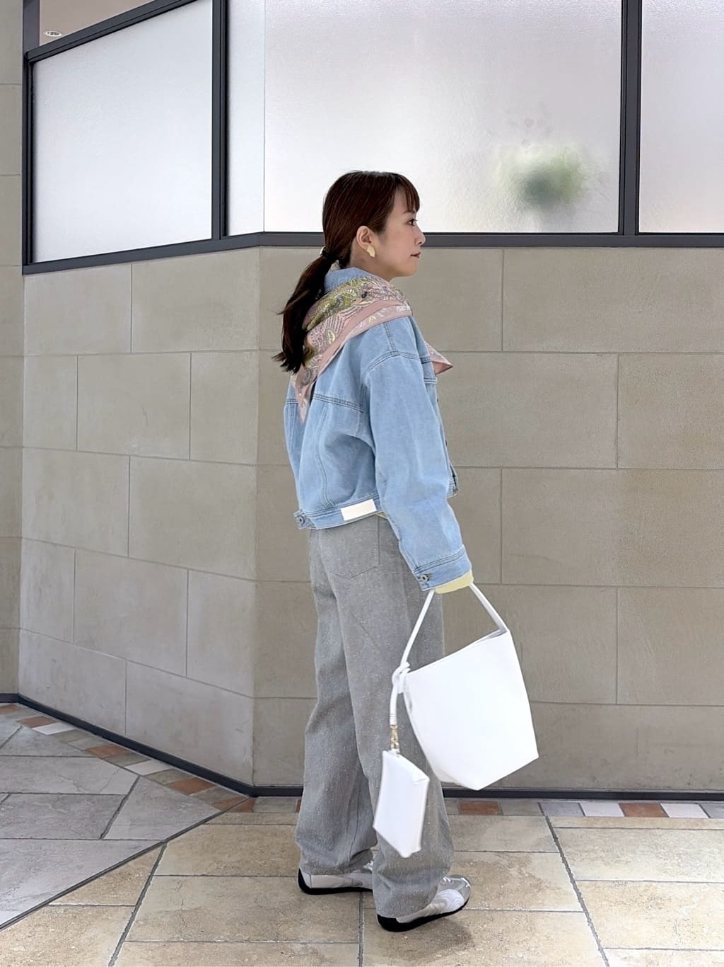 よねさんの「INDIVI｜ボックスデニムジャケット」を使ったコーディネート