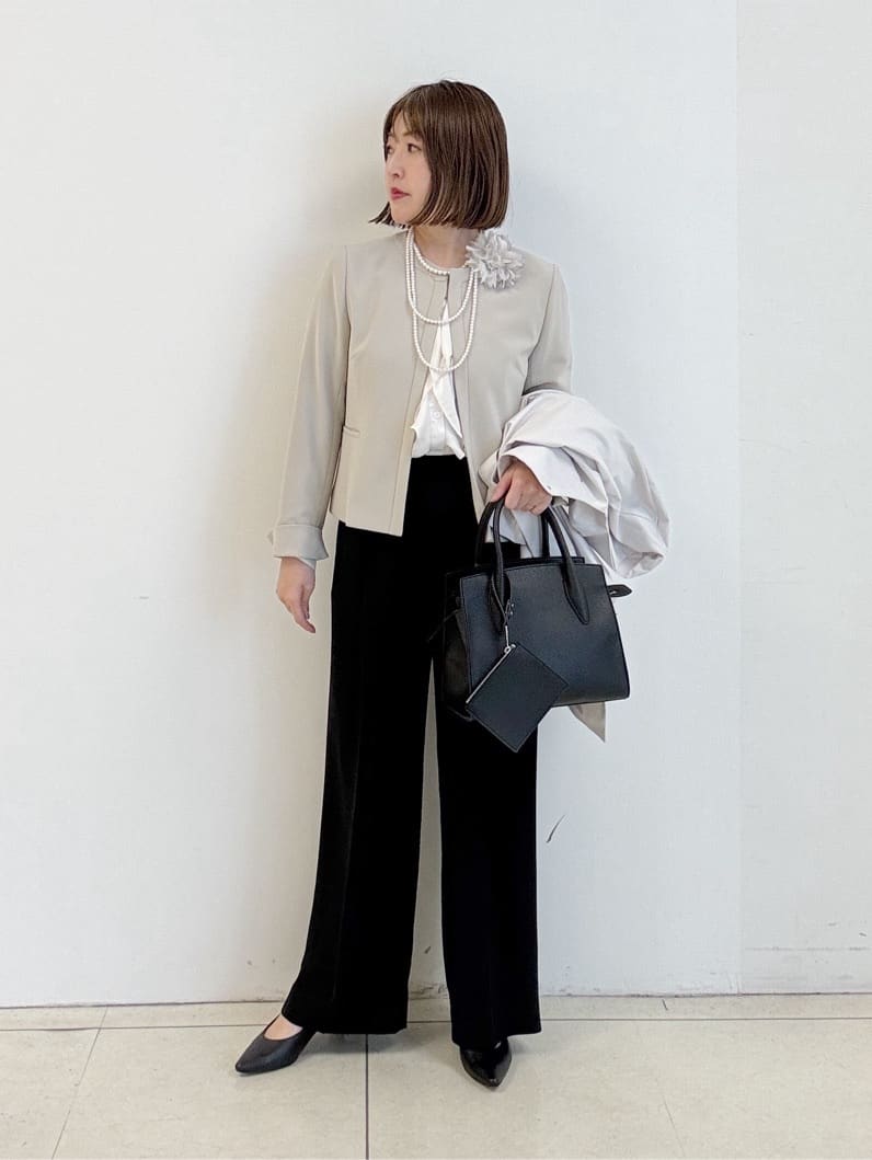 yoshiyaさんの「INDIVI｜【洗える】ラッフルサテンブラウス」を使ったコーディネート