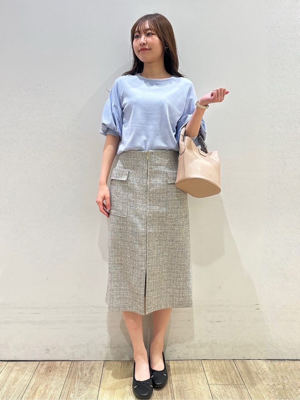 MOMOさんの「index｜キャンディスリーブショートトレンチコート【洗濯機OK／撥水／防花粉】《5col》」を使ったコーディネート