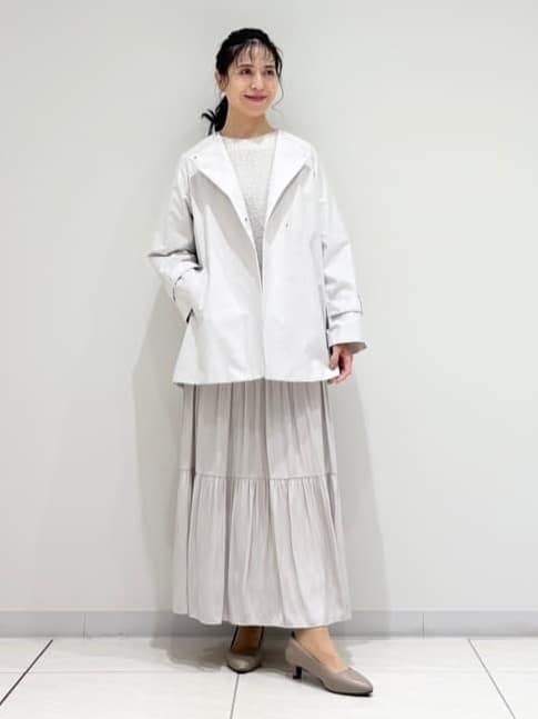 kayoさんの「INDIVI｜【撥水/軽量】ミドル丈 ミニマルトレンチコート」を使ったコーディネート