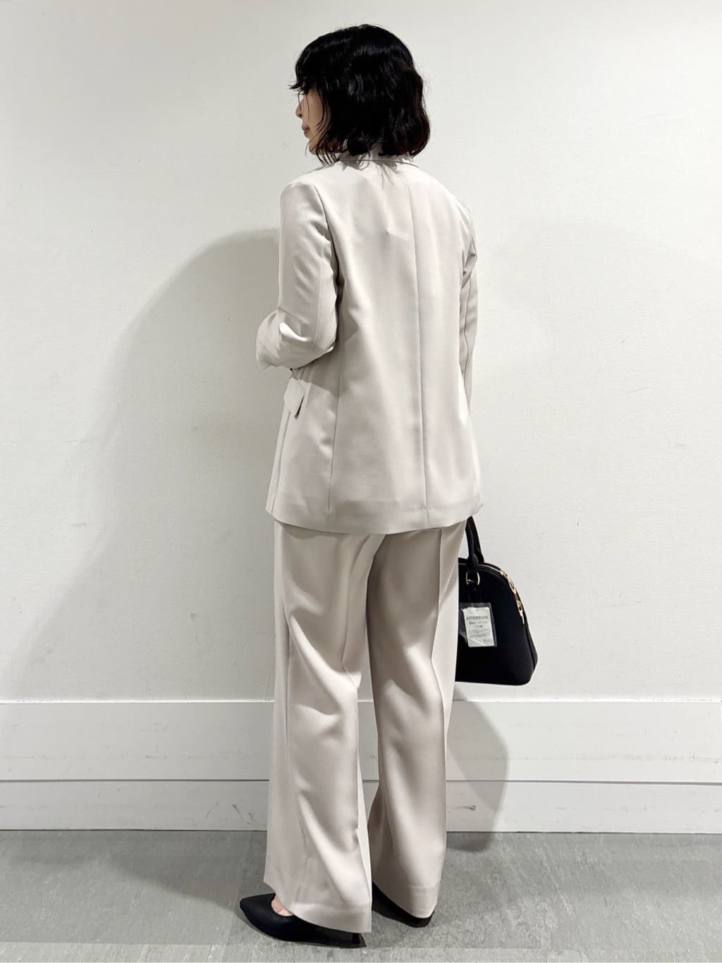 モエカさんの「UNTITLED｜【新色追加/セットアップ可】エアリー ダブルブレストジャケット」を使ったコーディネート