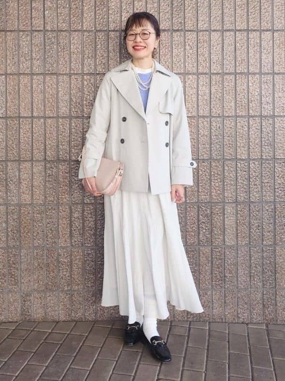 MUTSUKOさんの「UNTITLED｜【定番人気/はっ水/洗える】タスランショートトレンチコート」を使ったコーディネート