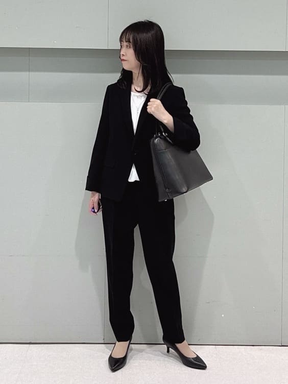 makiさんの「UNTITLED｜【透けにくい/ウエストイン見え】タックブラウス」を使ったコーディネート