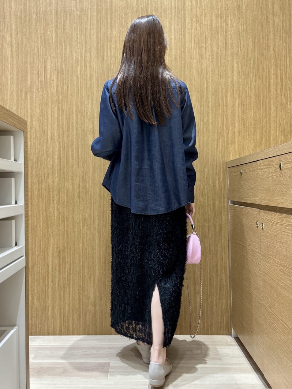 maiさんの「OPAQUE.CLIP｜セルロース混デニムボウタイブラウス【洗濯機OK】」を使ったコーディネート