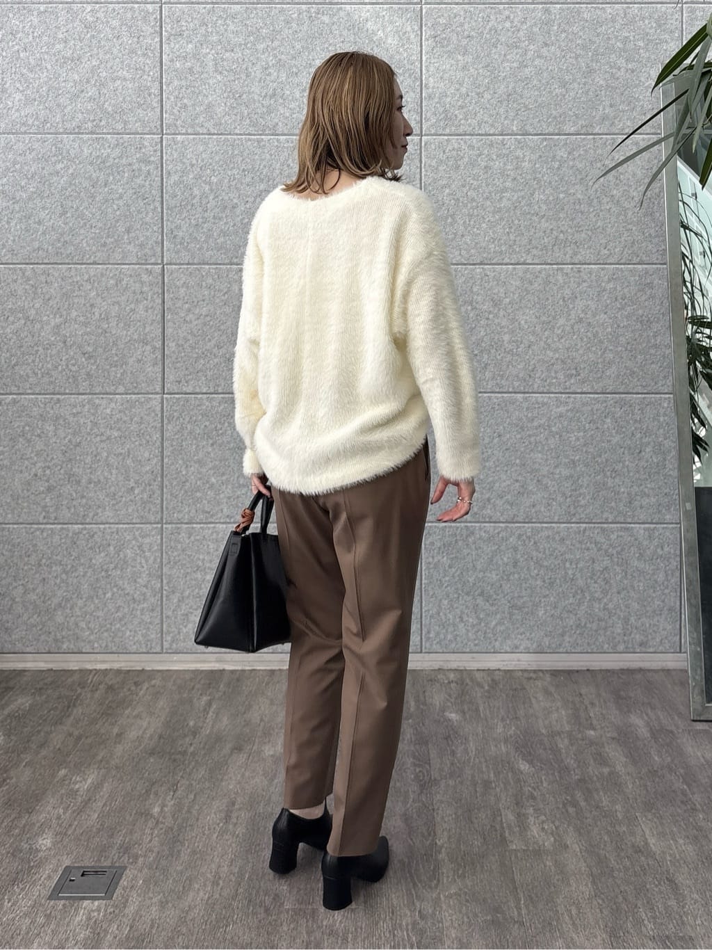 kotakiさんの「INDIVI｜【洗える】エアリーシャギートップス」を使ったコーディネート
