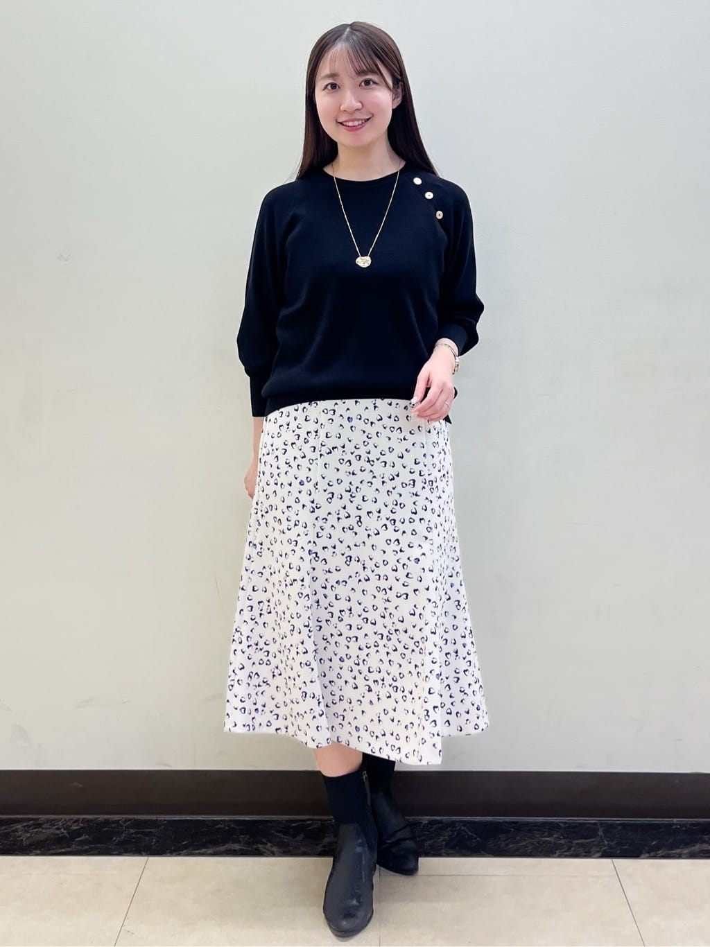 mikikoさんの「Reflect｜ソフトフレアプリントスカート」を使ったコーディネート
