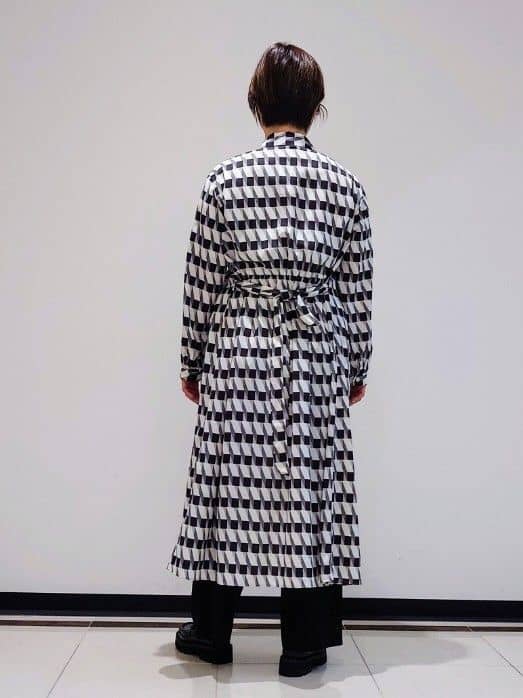 gissyさんの「INDIVI｜【褒められパンツ／洗える／ウエストゴム】ワイドタックパンツ」を使ったコーディネート