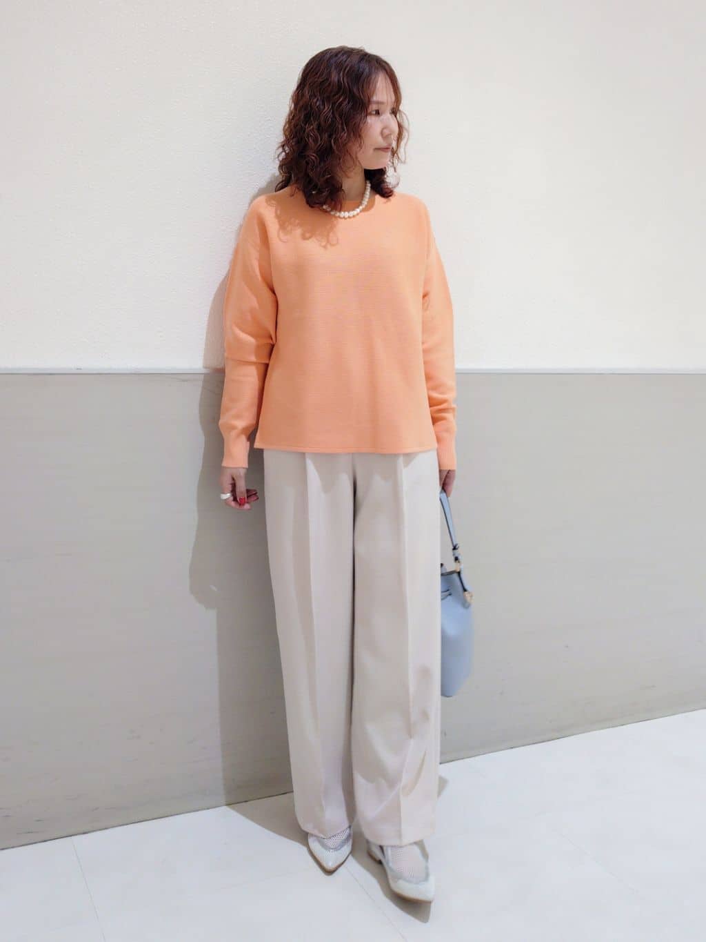 maruさんの「THE SHOP TK｜【通勤にもデイリーにも】CAVIAN 金ボタンダブルブレストジャケット」を使ったコーディネート